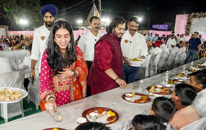 অনন্ত-রাধিকার বিয়ে আজ, প্রতিদিন খাচ্ছে ৯ হাজার মানুষ অনন্ত-রাধিকার বিয়ে আজ, প্রতিদিন খাচ্ছে ৯ হাজার মানুষ