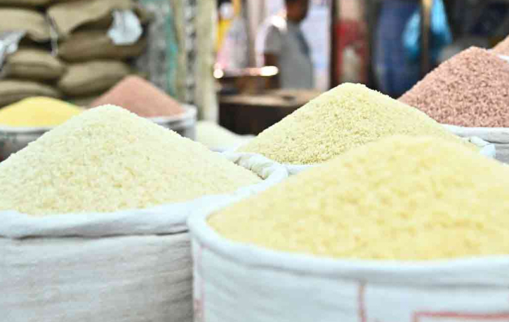 চালের দাম বাড়ছেই: সবজি, ডিম, মাংসসহ সব নিত্যপণ্যের দামও চড়া চালের দাম বাড়ছেই: সবজি, ডিম, মাংসসহ সব নিত্যপণ্যের দামও চড়া