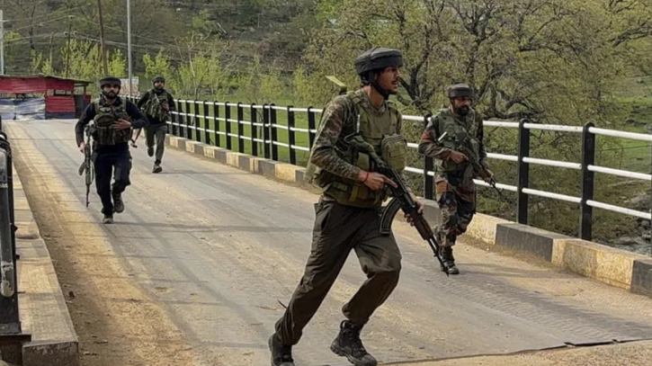 ভারত থেকে কি পালিয়েছে কাশ্মীরে হামলার সন্দেহভাজনেরা ভারত থেকে কি পালিয়েছে কাশ্মীরে হামলার সন্দেহভাজনেরা