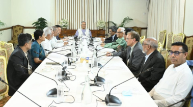 জুলাই সনদ নিয়ে নতুন সংকট, সন্ধ্যায় দলগুলোর সঙ্গে ‘জরুরি’ বৈঠক