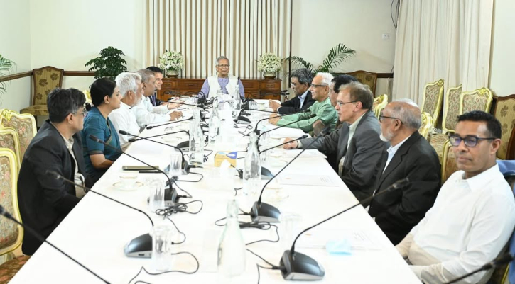 জুলাই সনদ নিয়ে নতুন সংকট, সন্ধ্যায় দলগুলোর সঙ্গে ‘জরুরি’ বৈঠক